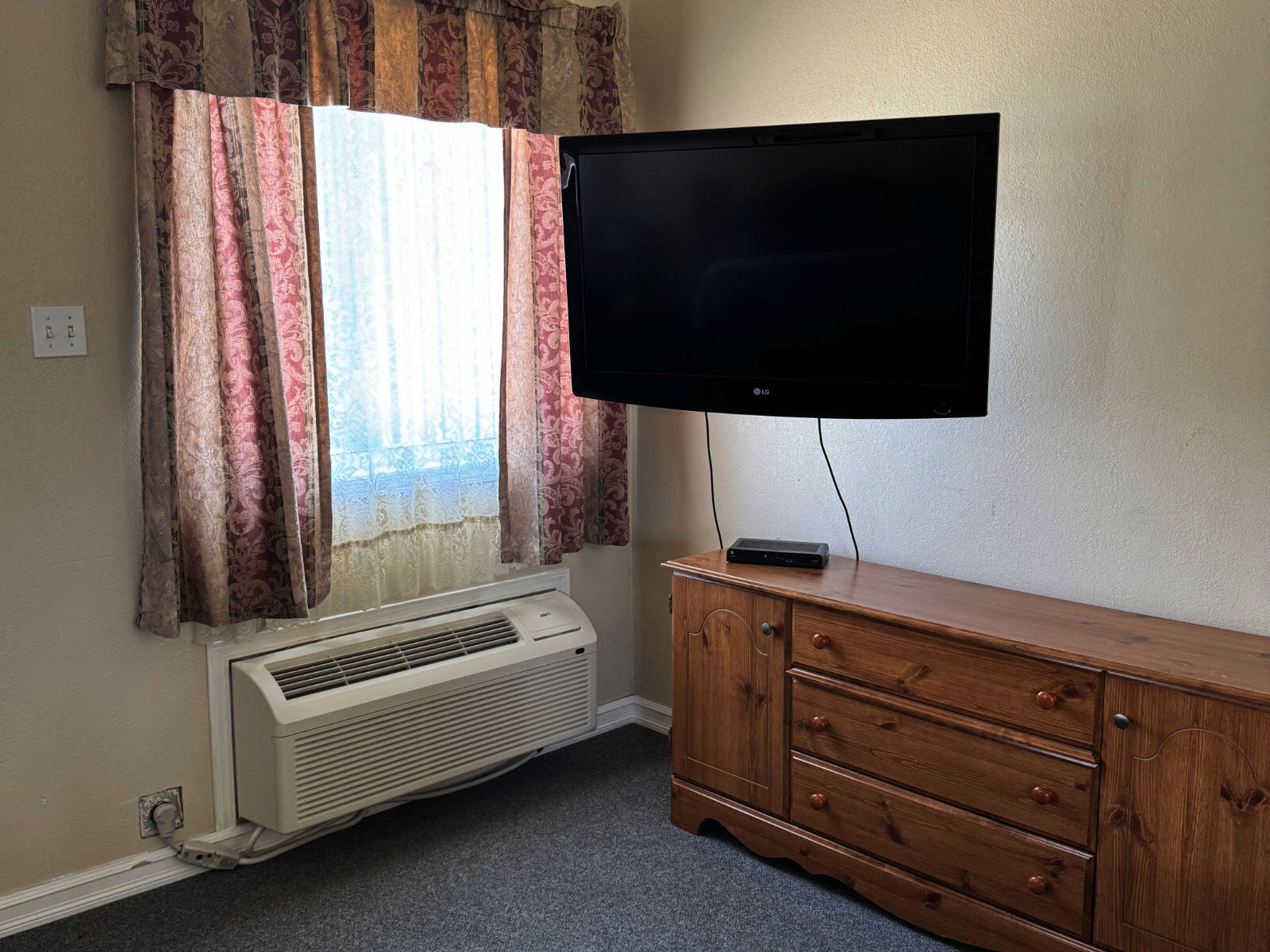 Executive Suite with Kitchen