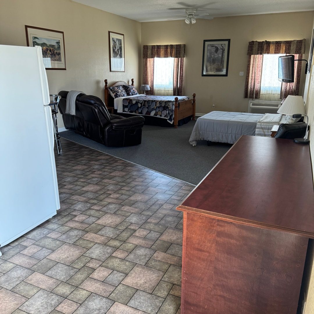 Executive Suite with Kitchen