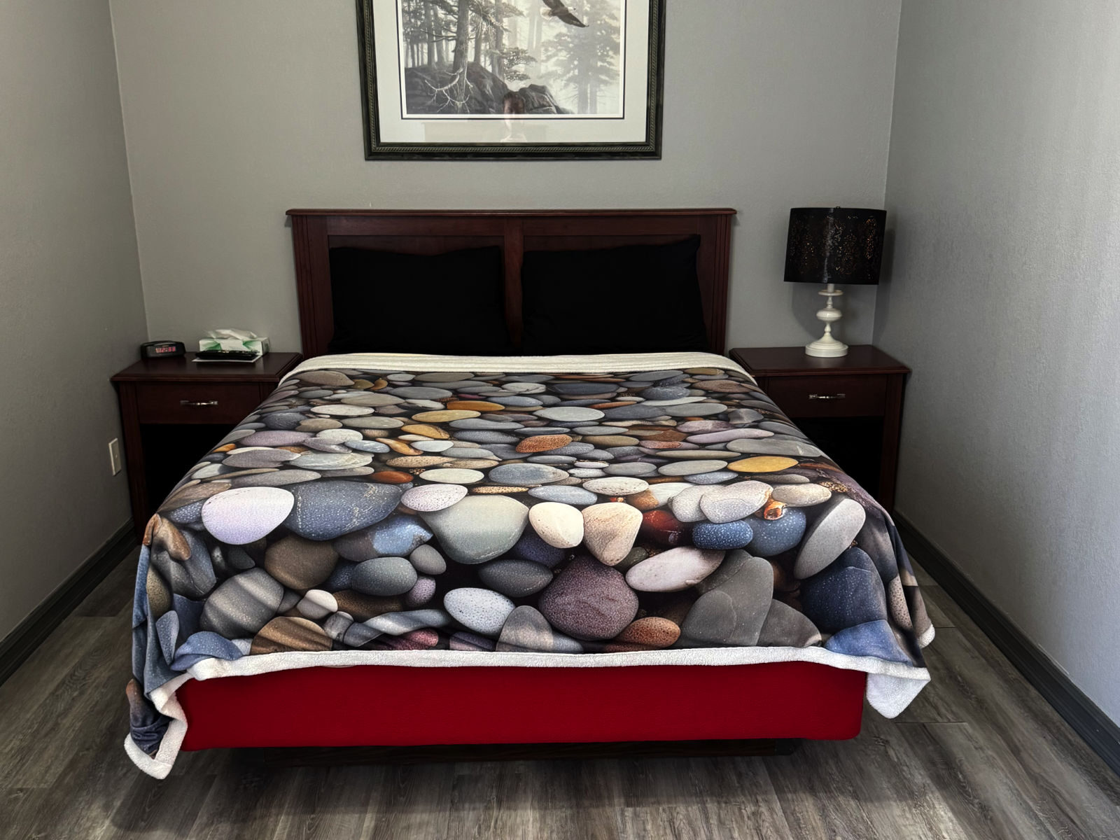 1 Queen Bed Room with Kitchen